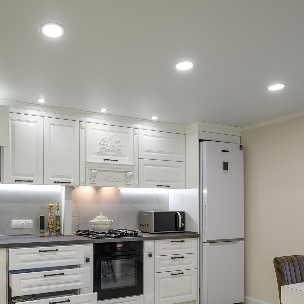 Braytron LED Deckenleuchte 6W 230V Anschluss Warmweiß, Neutralweiß, Kaltweiß 3IN1, 470 Lumen, IP40 Deckenlampe für Wohnzimmer, Küche, Flur (Weiß) – Ansicht 2