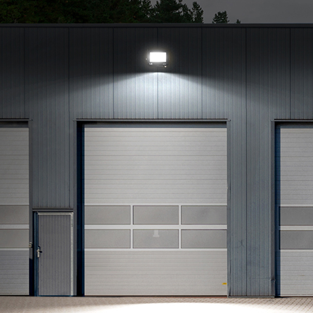 Braytron LED Strahler Außen 20W, 1620 Lumen, Warmweiß 3000K, IP54 wasserdicht, mit Bewegungsmelder, Fluter Flutlicht Außenstrahler (Schwarz) – Ansicht 2